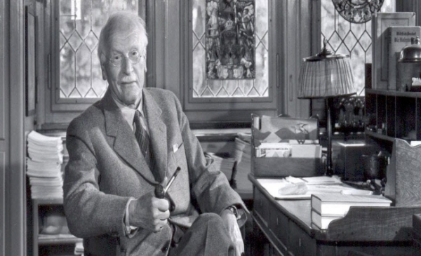 卡爾＊榮格(C. G. JUNG)簡介